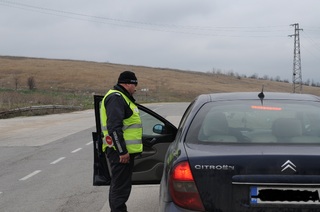 Двама мъже, обявени за издирване, са установени в рамките  на специализирана полицейска операция  на територията на Участък - Айдемир