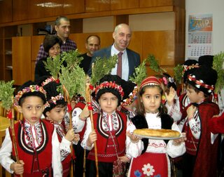 Коледари гостуваха на полицията в Силистра