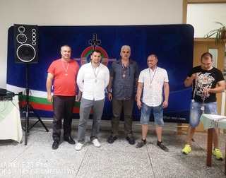 Пълен комплект медали от републиканско първенство по плуване завоюваха силистренски полицаи и огнеборци 