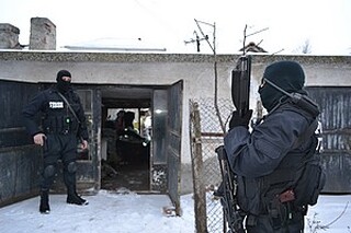 Шестима мъже с европейски заповеди за арест са задържани при операция на ГДБОП срещу източване на чужди банкови сметки