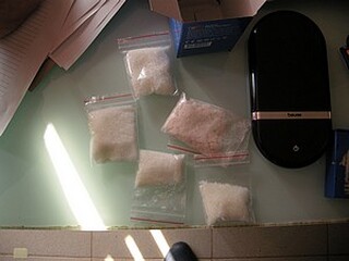 Домашна лаборатория за производство на метамфетамин е разкрита при операция на служители на ОДМВР-Силистра