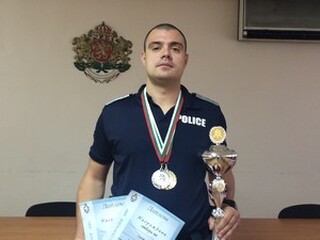 Полицай и пожарникар от Силистра начело в класирането на републиканско първенство по карате