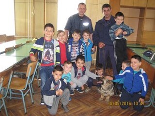Деца от ЦДГ „Добруджа” гостуваха на силистренските полицаи