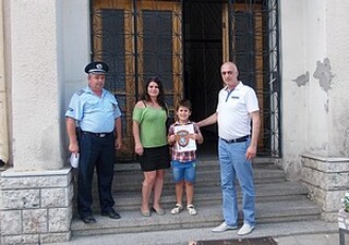 Директорът на ОДМВР-Силистра награди 9-годишно момче за достойна постъпка