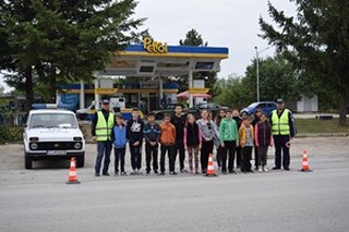 В Европейския ден без загинали на пътя пътни полицаи и активисти на БМЧК проведоха съвместна акция в Силистра