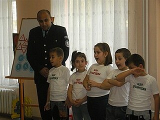 Деца от ЦДГ „Добруджа” проведоха занятие по пътна безопасност