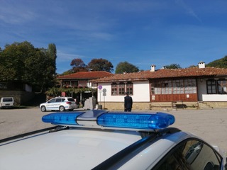 8 задържани при специализирана операция в Сливенско