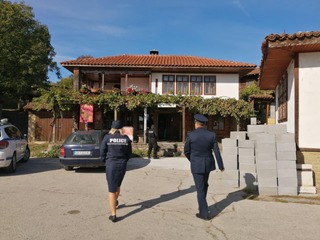 8 задържани при специализирана операция в Сливенско