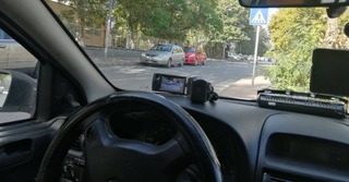 Небрандирани автомобили на полицията следят за нарушения на пешеходни пътеки в първия учебен ден