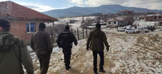 Специализирана операция на полиция и горски служители срещу незаконния добив на дървесина