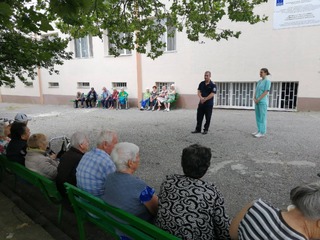 Час по пътна безопасност в дома за стари хора в град Сливен