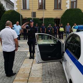 Районното полицейско управление в Котел получи два нови автомобила