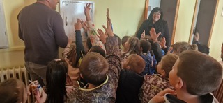 Малчугани от ДГ „Буратино” на посещение в ОДМВР Смолян – запознаване с професията полицай