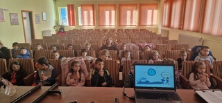 Малчугани от ДГ „Буратино” на посещение в ОДМВР Смолян – запознаване с професията полицай