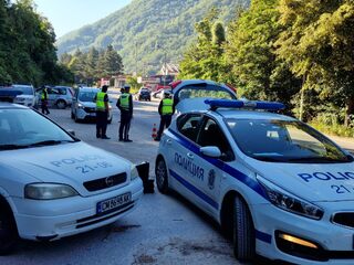 Операции по метода на широкообхватния контрол за безопасно движение провежда "Пътна полиция" на територията на областта.