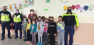 Полицейски служители изнасят беседи по пътна безопасност в училищата на територията на област Смолян