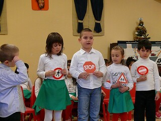 С детски празници по пътна безопасност в две детски градини в Смолян завърши кампанията “Заедно можем да спасим живота на много хора” 