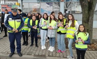 Ученици от Костенец с оригинална акция за повече отговорност и по-малко жертви на пътя
