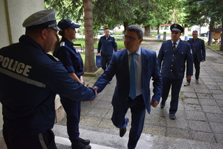 Ръководни служители в МВР проведоха среща-разговор с гимназисти от Етрополе