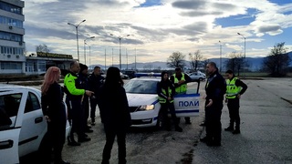 Продължават обученията за усъвършенстване на професионалните действия на униформените