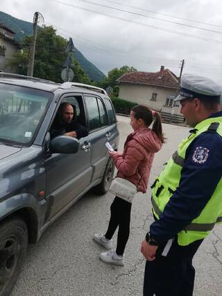 Мероприятия в Етрополе и Ихтиман по повод Деня на детето