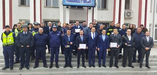 Почетни отличия за екипите на пожарната и полицията, овладели критичната ситуация с горяща цистерна в Костинброд