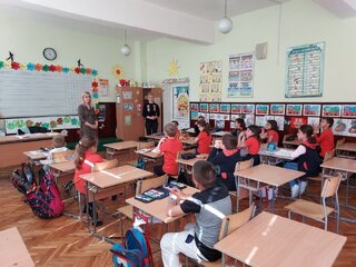 Първокласниците от Етрополе с напътствия за безопасна лятна ваканция