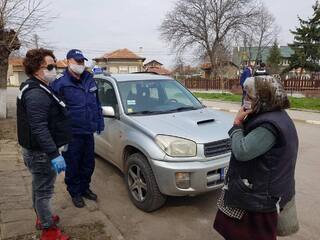 Служители на РУ- Костинброд в превантивна акция с грижа за здравето на гражданите