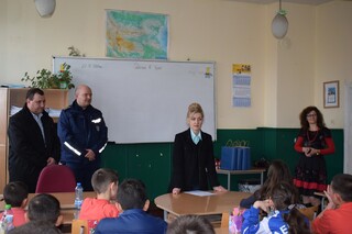 Ученици от Етрополе с награди в конкурса за детска рисунка „Аз и моето Детско полицейско управление“