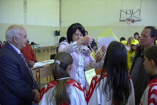 12- то областно състезание по безопасност на движение под мотото “Да запазим децата на пътя” се проведе вчера в Ихтиман.