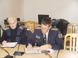 Съвместна среща между МВР, ръководството на общината, на общинското горско предприятие и представители на ромската общност се проведе днес в Ихтиман.