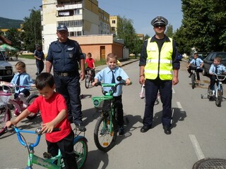 ПРАЗНИК НА ПЪТНАТА БЕЗОПАСНОСТ В ПРАВЕЦ