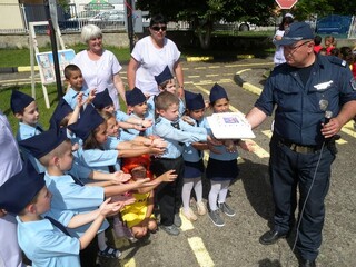 ПРАЗНИК НА ПЪТНАТА БЕЗОПАСНОСТ В ПРАВЕЦ