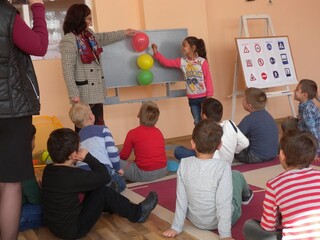 Практическо занятие по безопасност на движението с малчуганите от с. Лесново