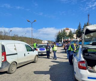 Специализирана полицейска операция по метода „Широкообхватен контрол“ се проведе днес на пътя Стара Загора- Казанлък