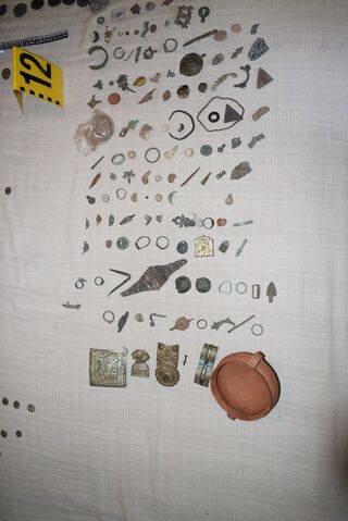 Криминалисти на ОДМВР-Стара Загора откриха и иззеха голямо количество предмети с висока културно-историческа стойност