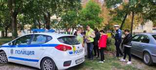 Пътни полицаи  изнесоха беседа и проведоха демонстрационно занятие в Център за хора с увреждания в Търговище