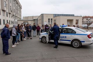 Осмокласници от търговищко средно училище гостуваха в РУ-Търговище