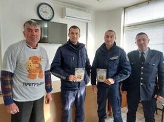 Неправителствена организация награди търговищки полицаи, помогнали за издирването на гражданин