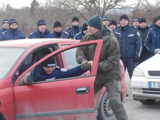 Продължава обучението за надграждане на професионални умения на  униформените полицейски служители
