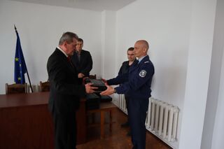 Заместник-министърът на вътрешните работи Николай Николов връчи пистолети от ново поколение на служители от областната дирекция