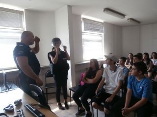 Ученици от търговищко училище гостуваха в РУ-Търговище в Ден на отворените врати