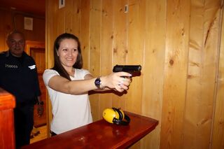 22 души се включиха в турнира по стрелба за представители на местната власт, съда, прокуратурата и медиите