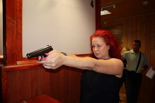 22 души се включиха в турнира по стрелба за представители на местната власт, съда, прокуратурата и медиите