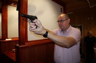 22 души се включиха в турнира по стрелба за представители на местната власт, съда, прокуратурата и медиите