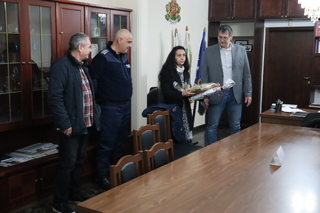 Служител на областната дирекция е награден с „Писмена похвала“