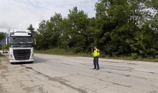 От днес е в ход операция за контрол на товарните автомобили и автобусите 
