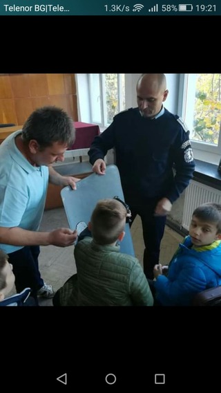 Служители на РУ-Попово осъществиха две превантивни инициативи с деца от училище и детска градина
