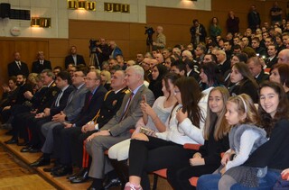 Момиче от Търговище – сред 94-те деца на загинали и пострадали при изпълнение на дълга си служители на МВР, подпомогнати от националната благотворителна кампания, организирана от министерството