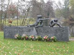70c6fbf3-9memorialhollandjpg 70c6fbf3-9memorialhollandjpg